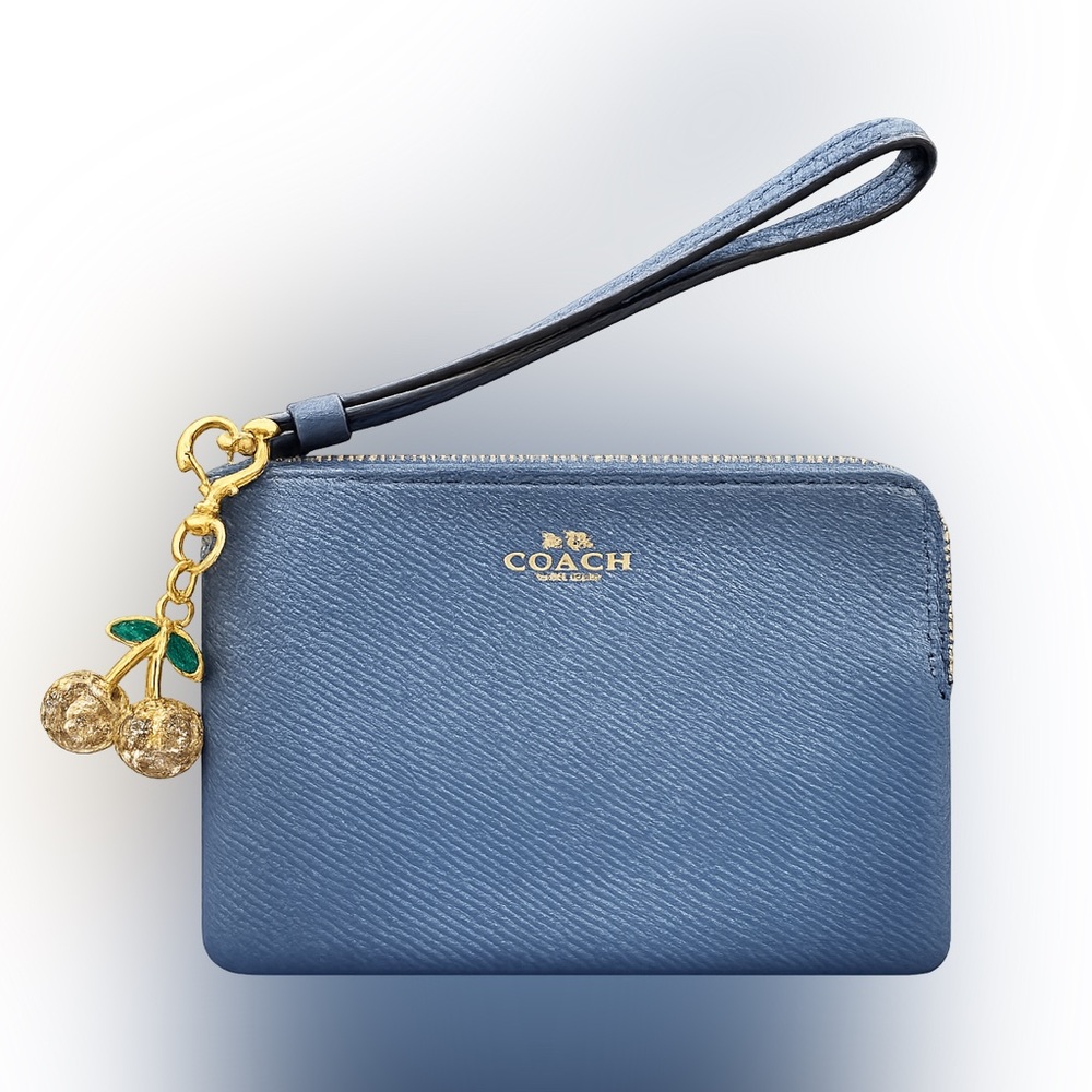 🔥🔥Bundle 🔥🔥NWOT Coach Teal Pebbled Leather Wristlet with Gold Hardware